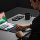 El Zenbook 17 Fold OLED pesa tan solo 1,5 kg.
